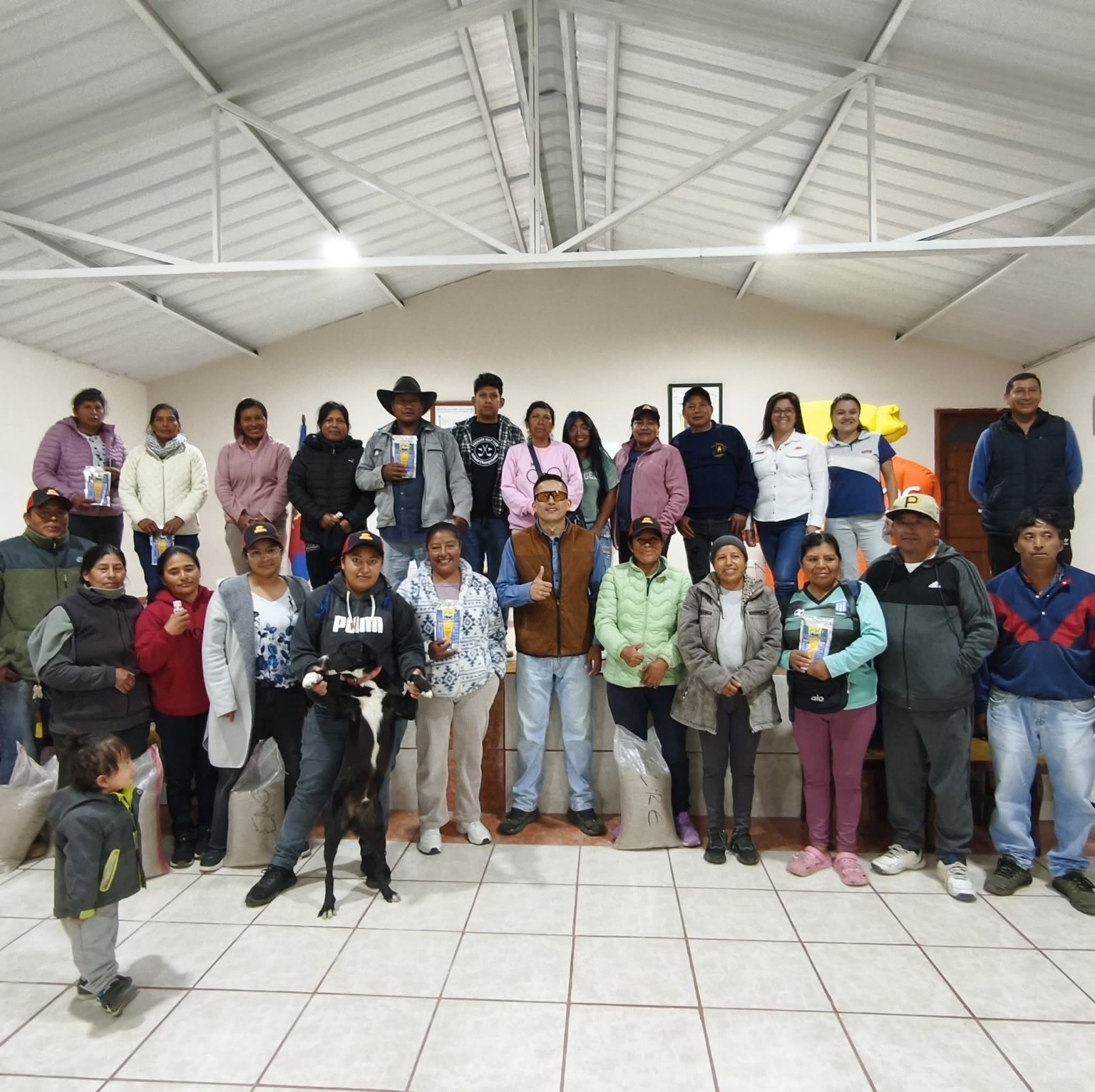 Participantes de la charla técnica sobre crianza de cerdos